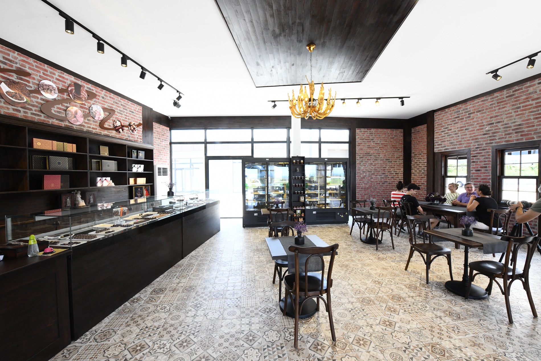 ÇİKOLATA KAFE’DE HEDEF BÜYÜK